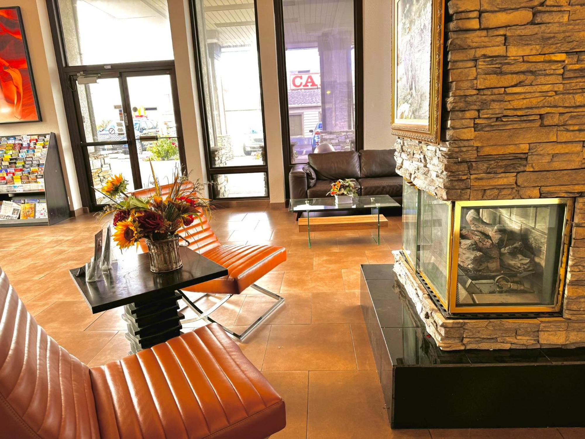 Discovery Inn มิดเวล ภายนอก รูปภาพ